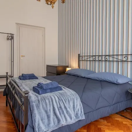 Apartment Ezio House *